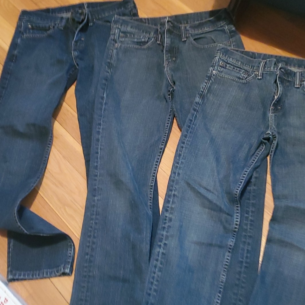 Levis - Picture 2 of 5